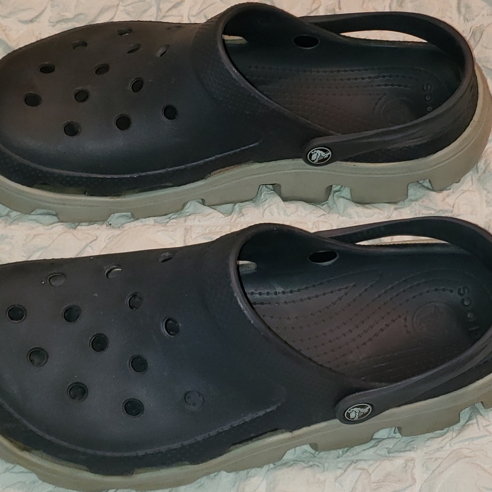 Shoes - Picture 2 of 4